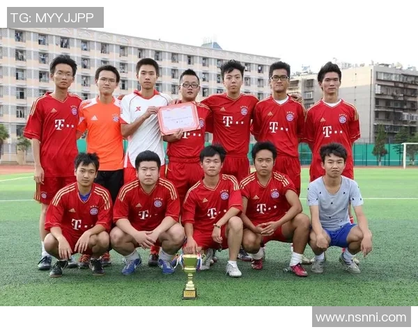 昆山足球队奋勇争先力争佳绩展现城市风采与团队精神