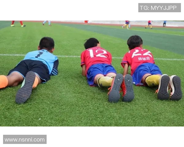 诺言足球：承载梦想与激情的绿茵场上奋斗与荣耀的故事